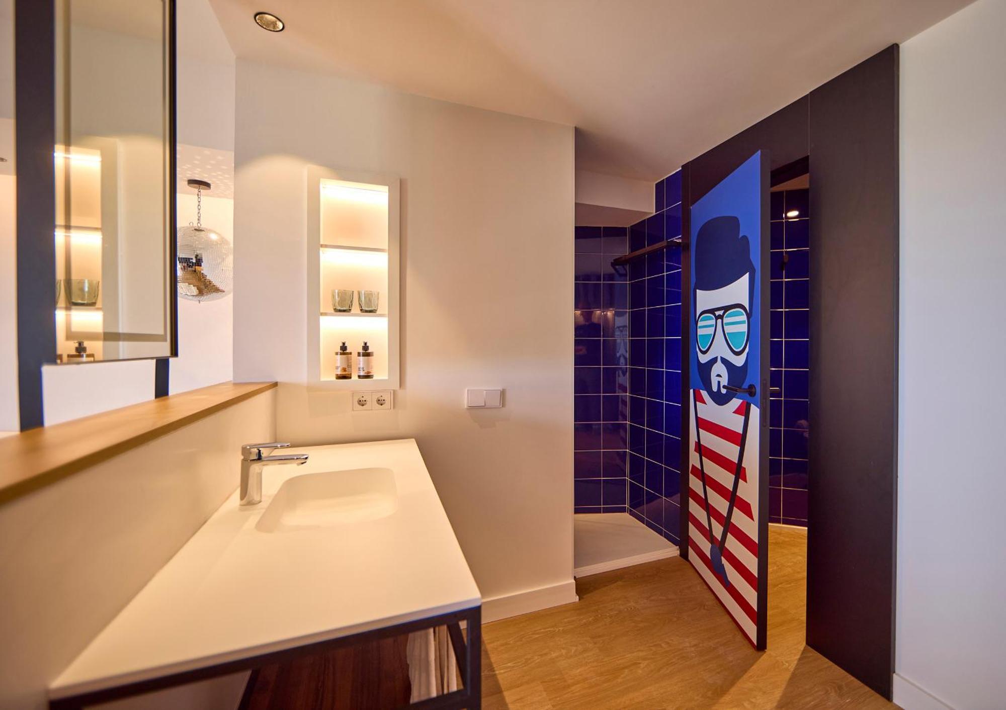 Universal Neptuno - Adults Only 4*